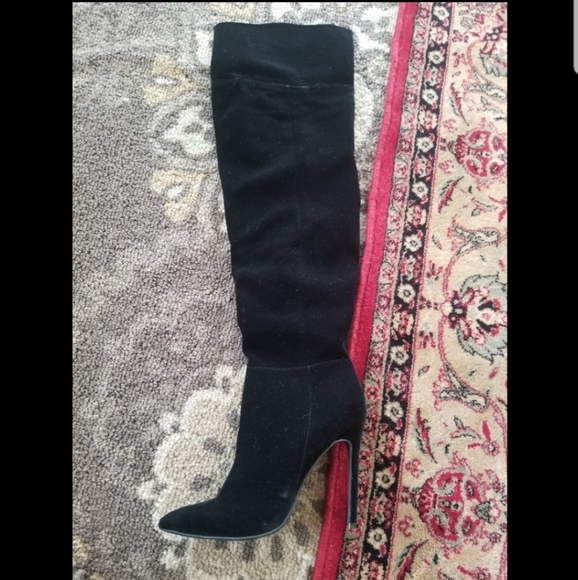 Over the knee high heel boots - Picture 2 of 3